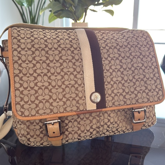 Coach Messenger Bag - Picture 2 of 5